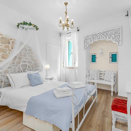 Primavera Deluxe Studio Apartment Ровінь Екстер'єр фото