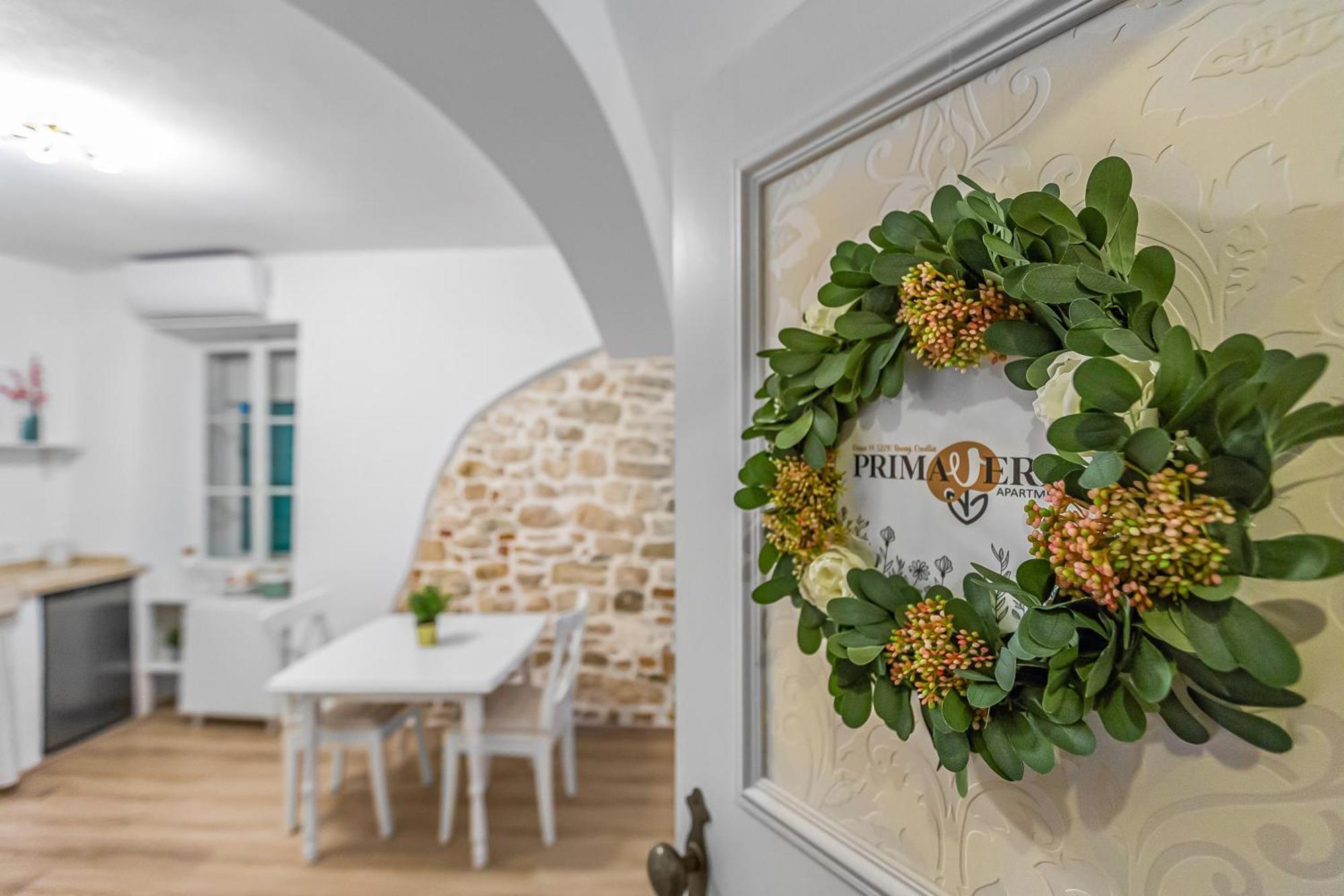 Primavera Deluxe Studio Apartment Ровінь Екстер'єр фото